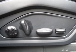 2021 Porsche Taycan - Image 48