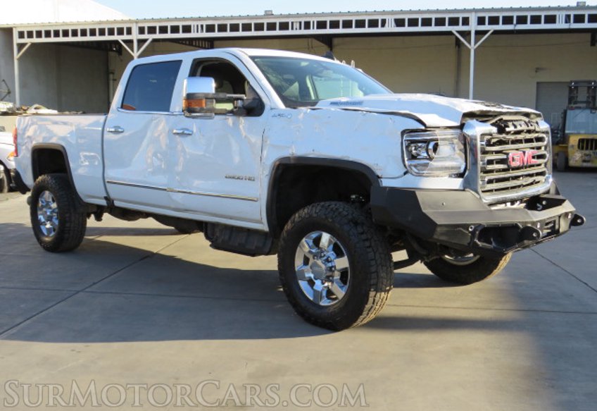 2018 GMC Sierra 2500HD - Image 4