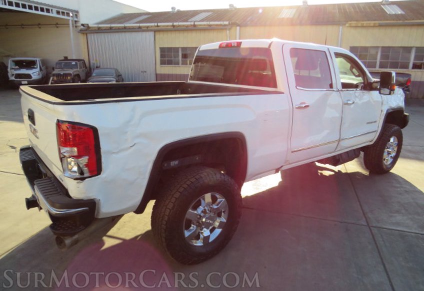 2018 GMC Sierra 2500HD - Image 10