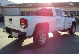 2018 GMC Sierra 2500HD - Image 8