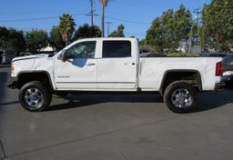 2018 GMC Sierra 2500HD - Image 5
