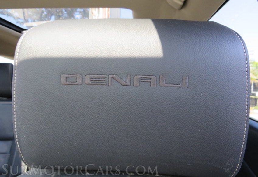 2017 GMC Acadia - Image 25