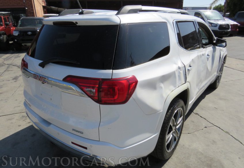 2017 GMC Acadia - Image 6