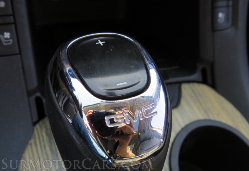 2017 GMC Acadia - Image 43