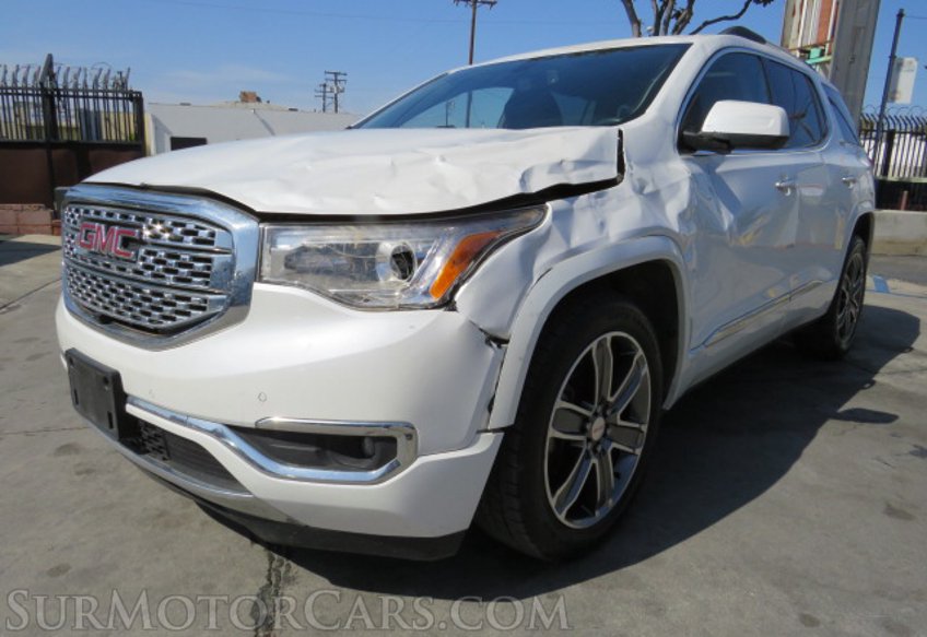 2017 GMC Acadia - Image 4