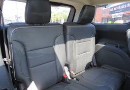 2017 GMC Acadia - Image 32