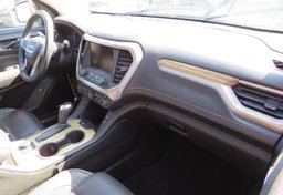 2017 GMC Acadia - Image 21