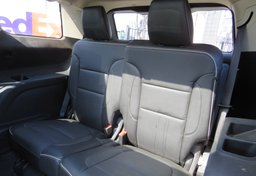 2017 GMC Acadia - Image 31