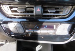 2021 Toyota C-HR - Image 40