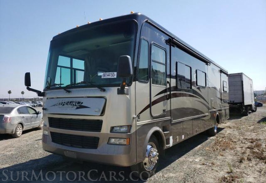 2008 Freightliner MC Chassis - Image 2