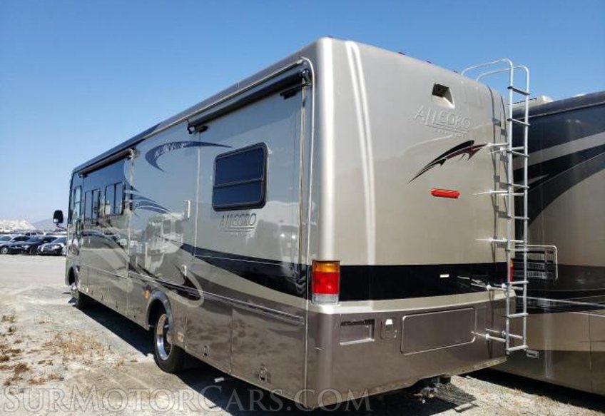 2008 Freightliner MC Chassis - Image 4