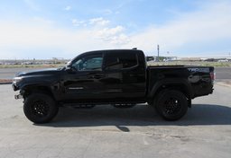 2020 Toyota Tacoma 4WD - Image 11