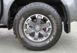 2020 Nissan Frontier - Image 11