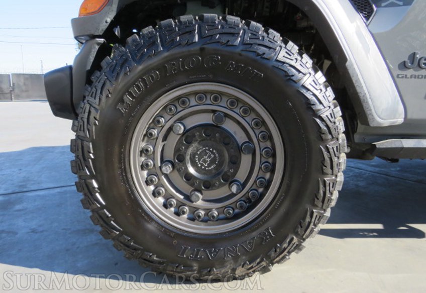 2020 Jeep Gladiator - Image 11