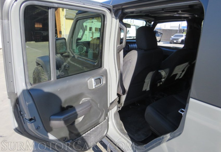 2020 Jeep Gladiator - Image 28