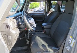 2020 Jeep Gladiator - Image 24