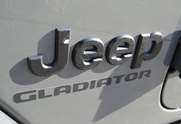 2020 Jeep Gladiator - Image 20
