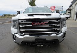 2022 GMC Sierra 2500HD - Image 11