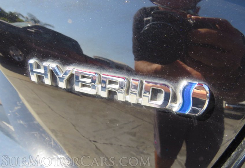 2020 Toyota Prius - Image 18