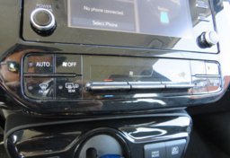 2020 Toyota Prius - Image 41
