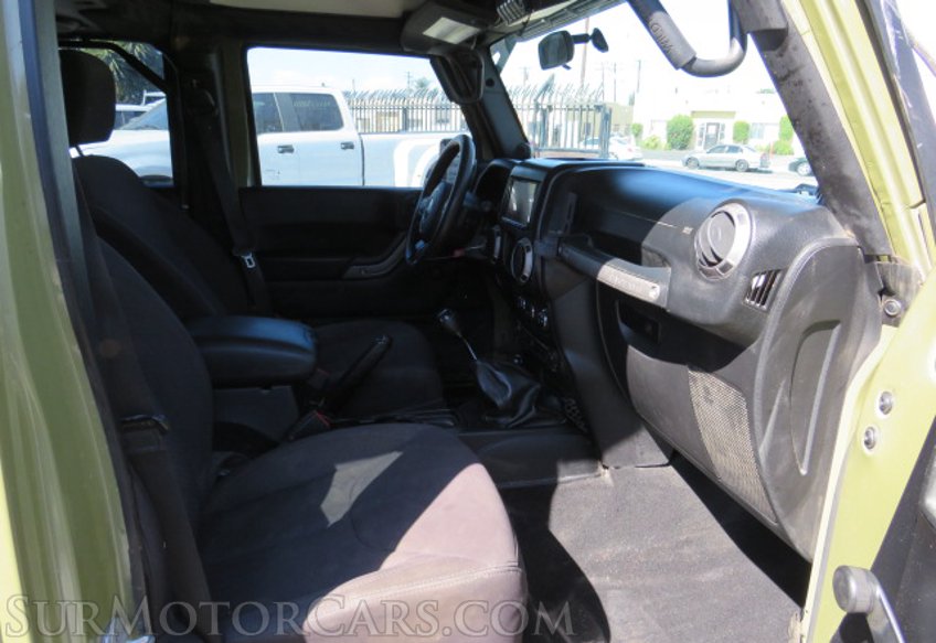 2013 Jeep Wrangler Unlimited - Image 19