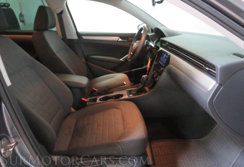 2021 Volkswagen Passat - Image 24