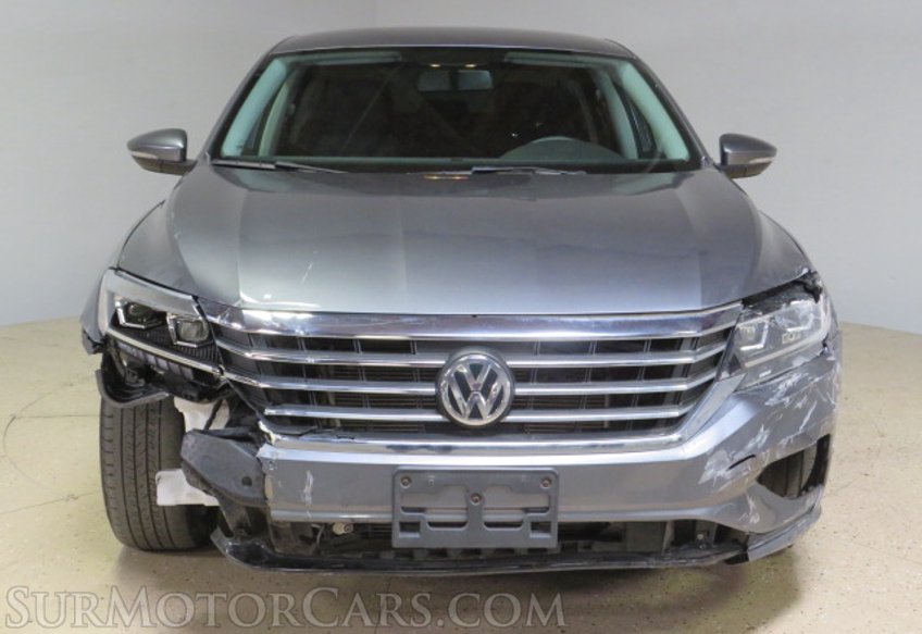 2021 Volkswagen Passat - Image 11