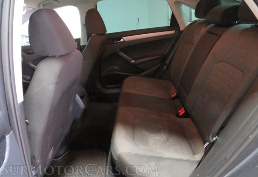 2021 Volkswagen Passat - Image 27