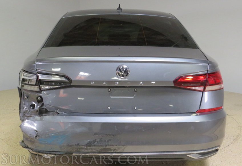 2021 Volkswagen Passat - Image 12