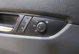 2021 Volkswagen Passat - Image 34