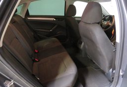 2021 Volkswagen Passat - Image 26