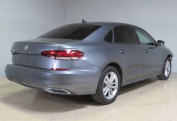 2021 Volkswagen Passat - Image 9