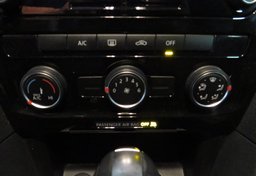 2021 Volkswagen Passat - Image 40