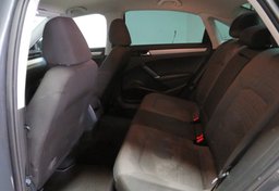 2021 Volkswagen Passat - Image 25