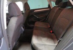 2021 Volkswagen Passat - Image 27