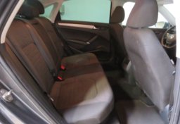 2021 Volkswagen Passat - Image 28