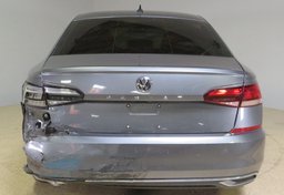 2021 Volkswagen Passat - Image 12