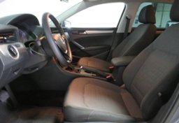 2021 Volkswagen Passat - Image 23