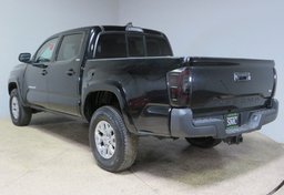 2016 Toyota Tacoma - Image 8