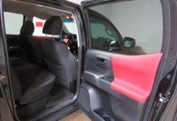 2016 Toyota Tacoma - Image 28