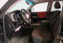 2016 Toyota Tacoma - Image 21