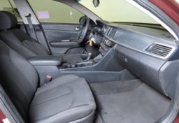 2019 Kia Optima - Image 30