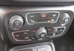 2021 Jeep Compass - Image 41