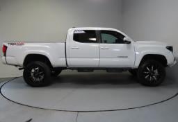 Thumbnail of 2017 Toyota Tacoma
