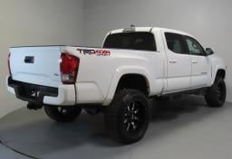 Thumbnail of 2017 Toyota Tacoma