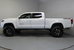 Thumbnail of 2017 Toyota Tacoma
