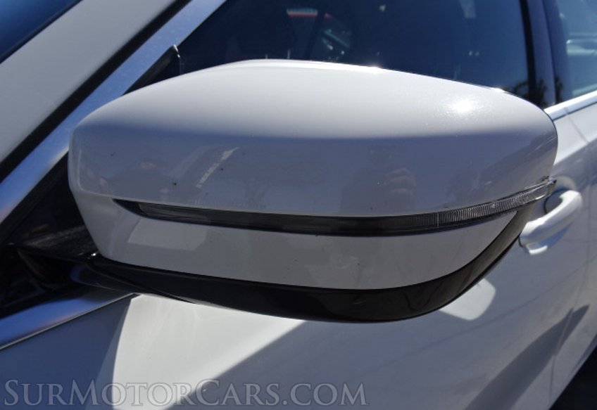 2020 BMW 3 Series - Image 17