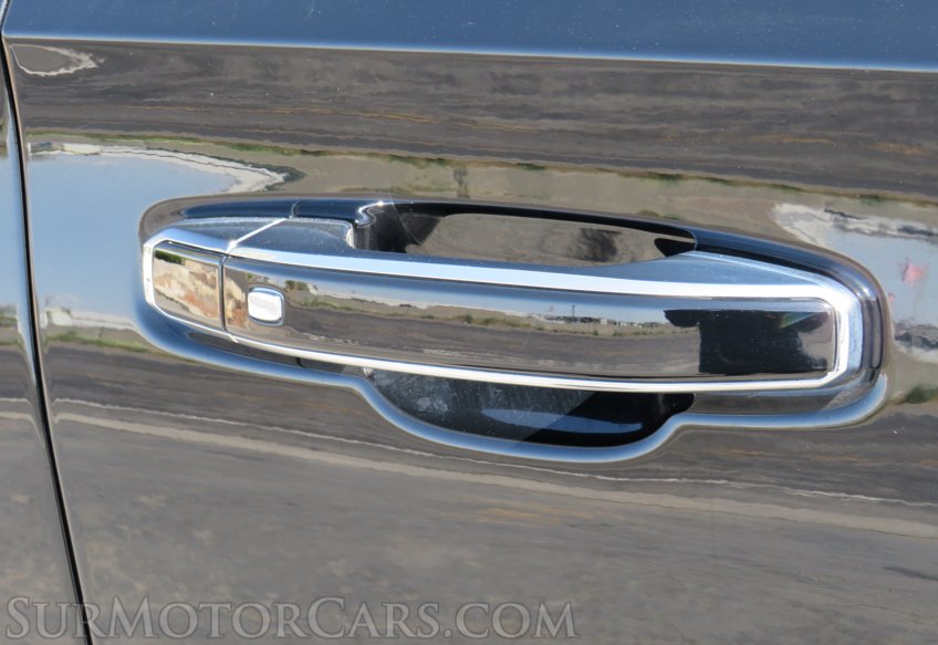 2022 GMC Yukon XL - Image 25