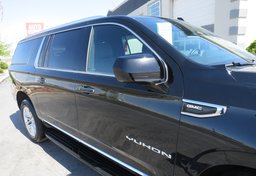 2022 GMC Yukon XL - Image 15