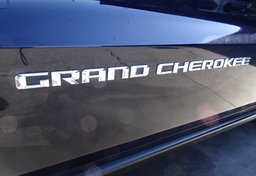 2014 Jeep Grand Cherokee - Image 18